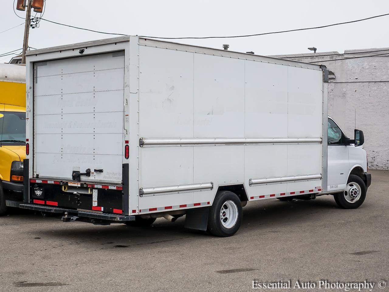 GMC Savana G3500 177 in. 2021