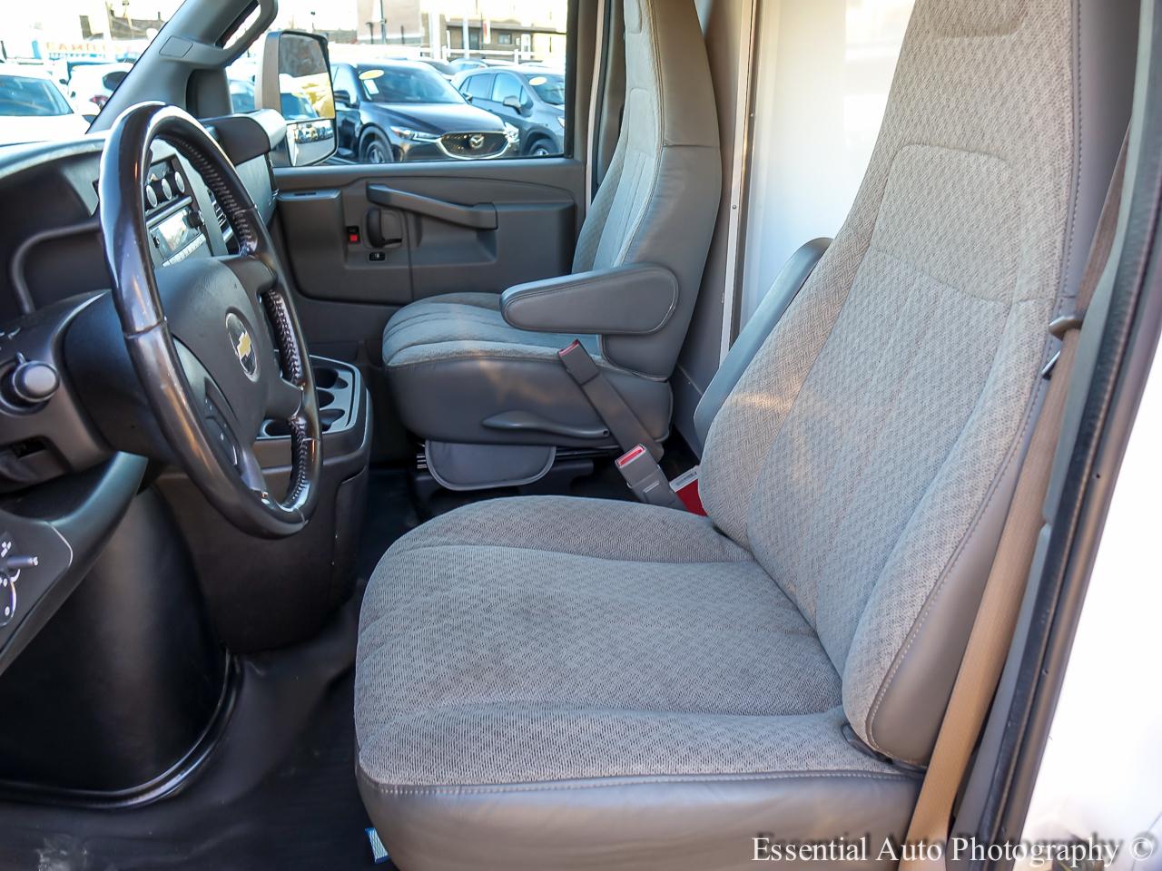 Chevrolet Express G4500 159" 2021