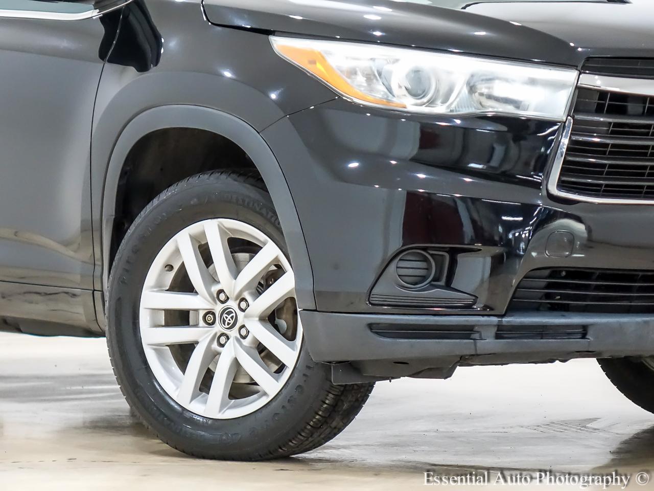 Toyota Highlander LE AWD V6 2016