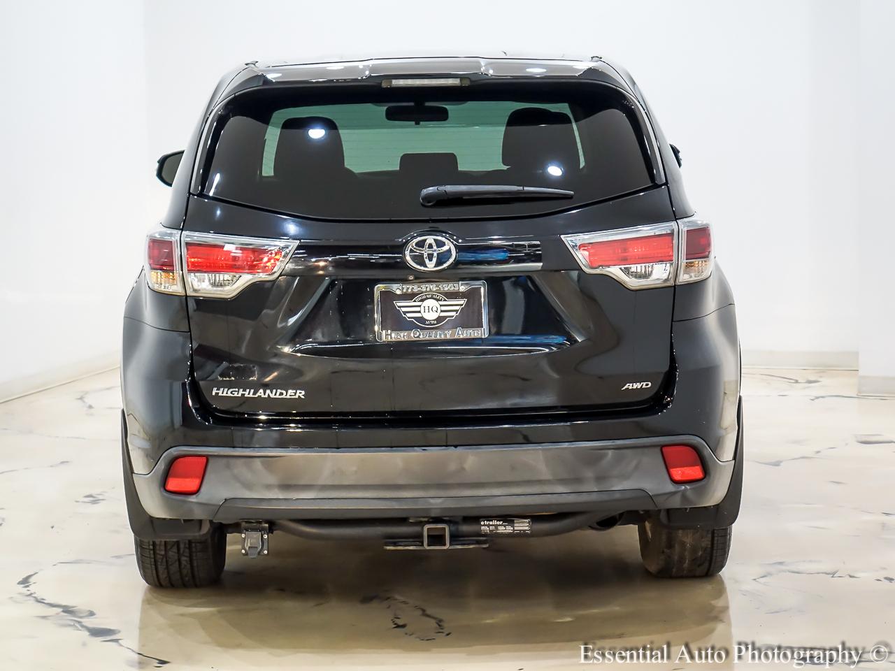 Toyota Highlander LE AWD V6 2016