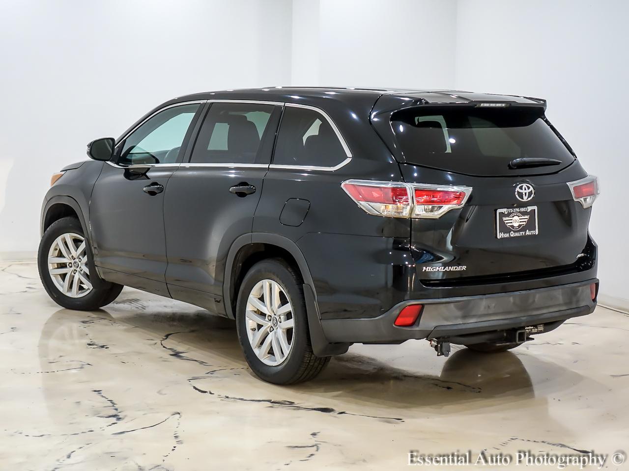 Toyota Highlander LE AWD V6 2016