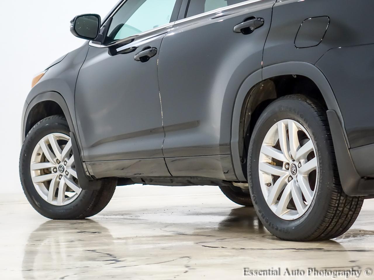 Toyota Highlander LE AWD V6 2016