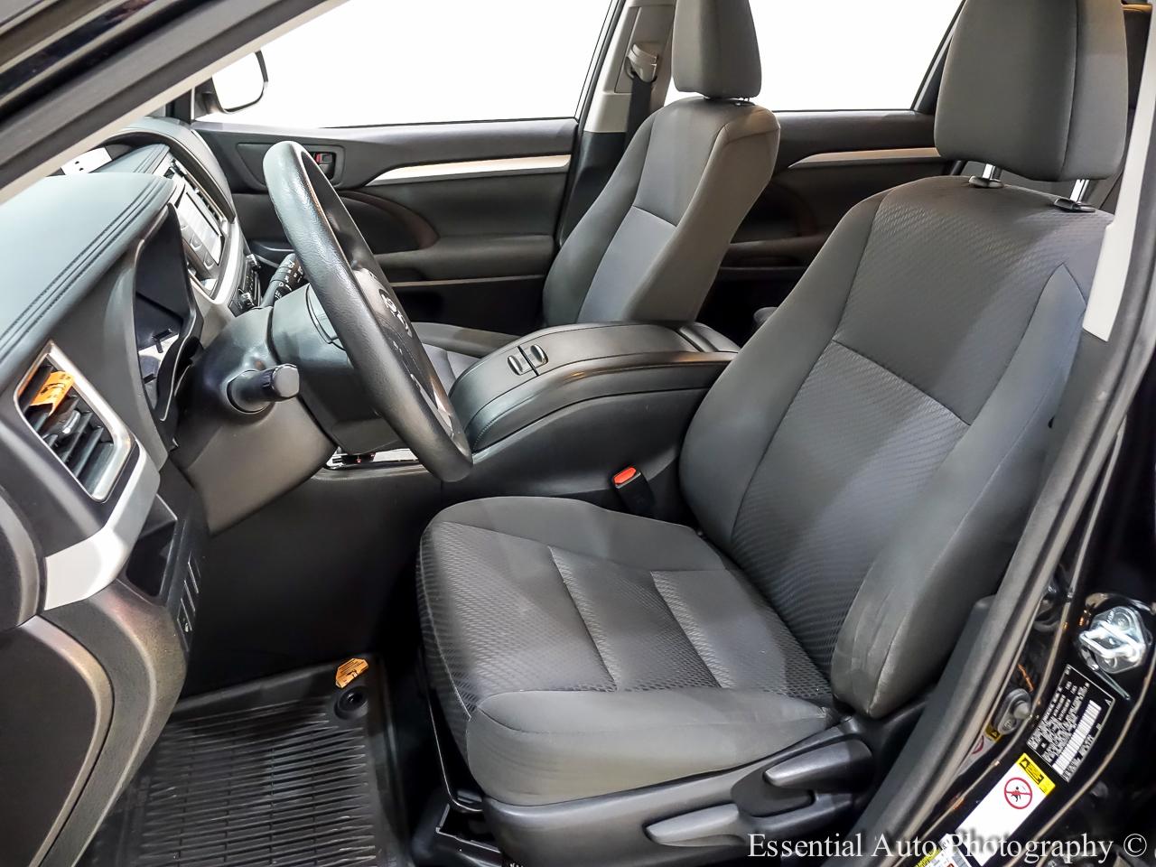 Toyota Highlander LE AWD V6 2016