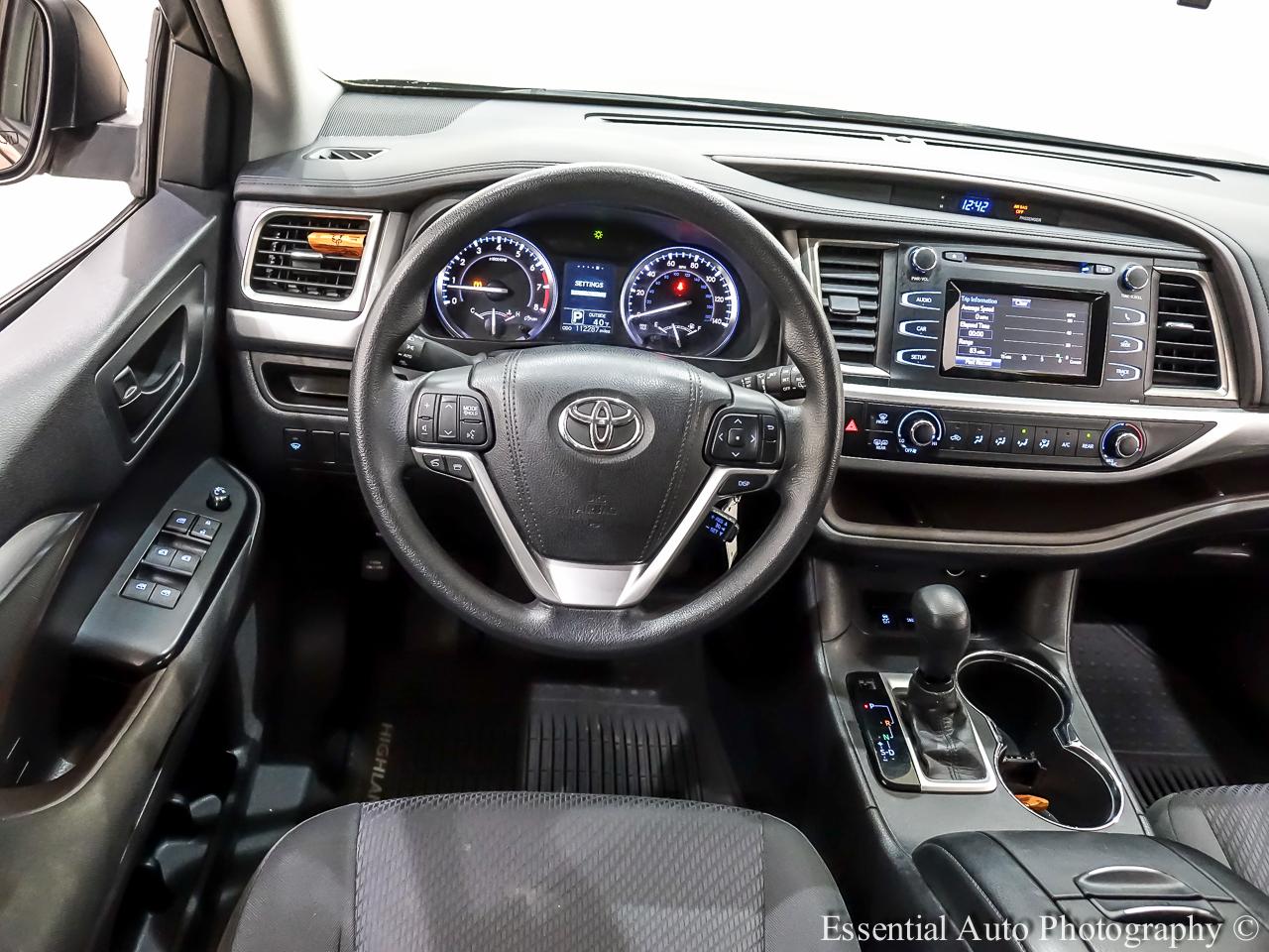 Toyota Highlander LE AWD V6 2016