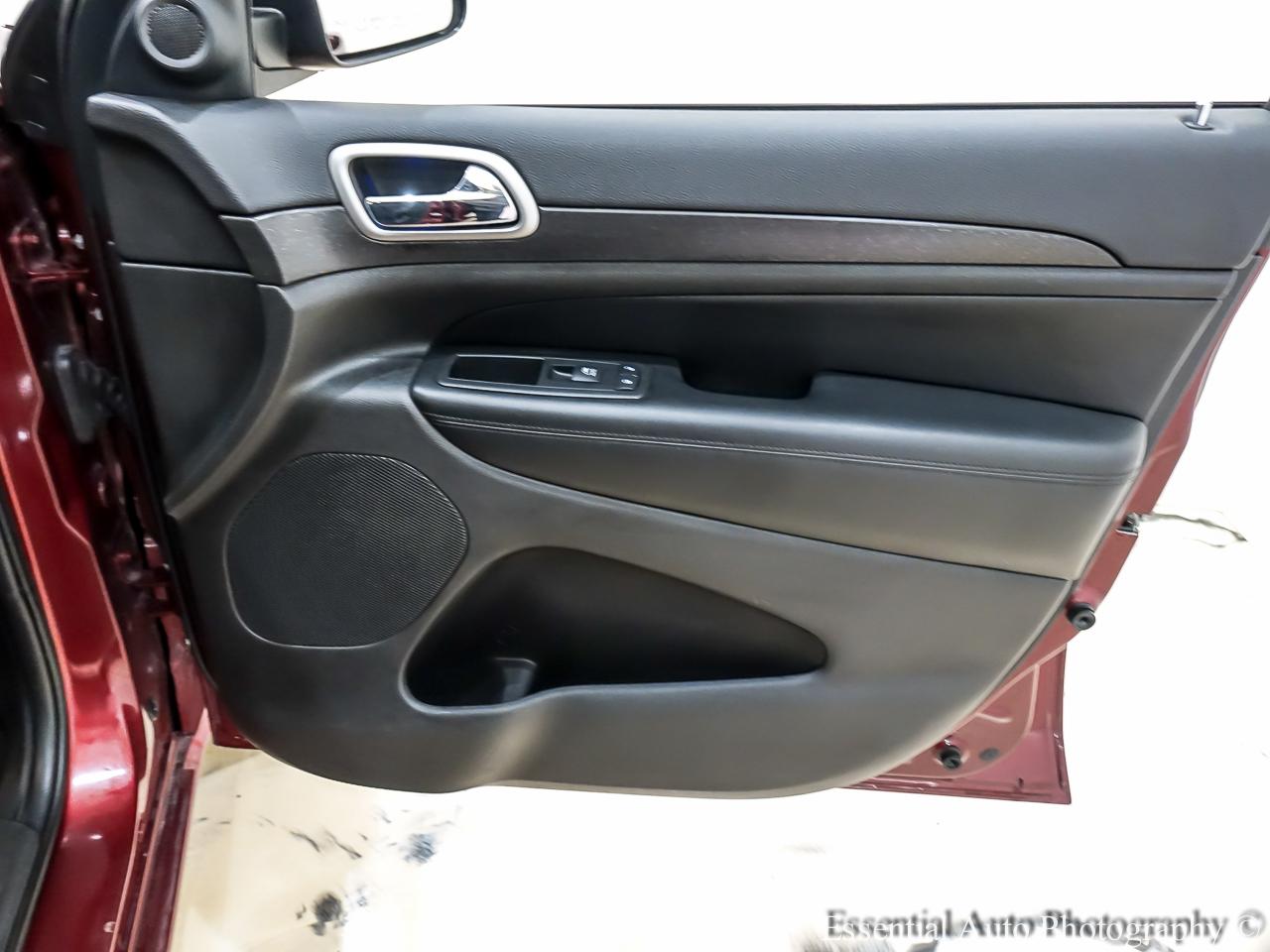 Jeep Grand Cherokee Laredo 4WD 2017