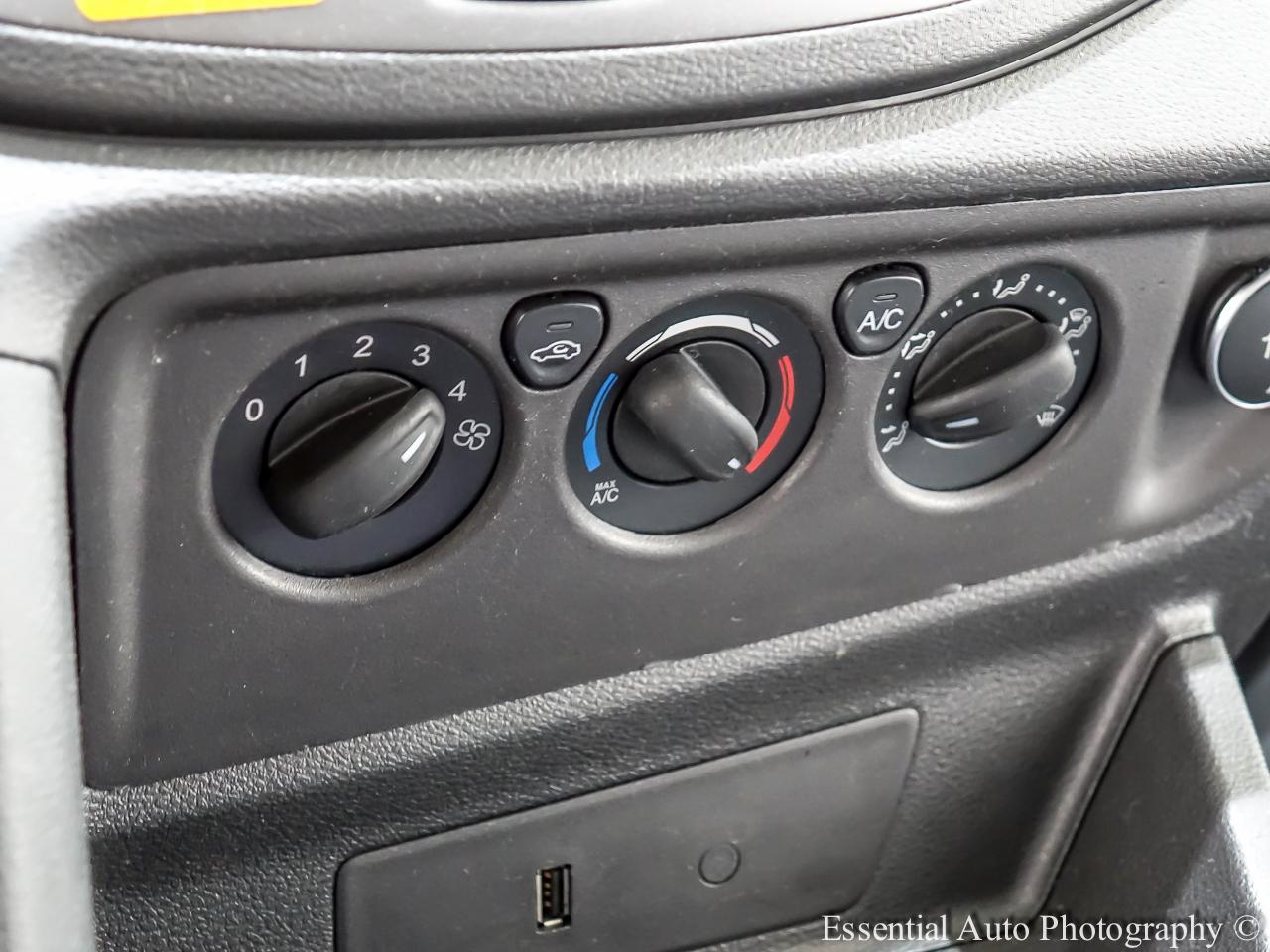 Ford Transit 250 Van Low Roof w/Sliding Pass. 148-in. WB 2019