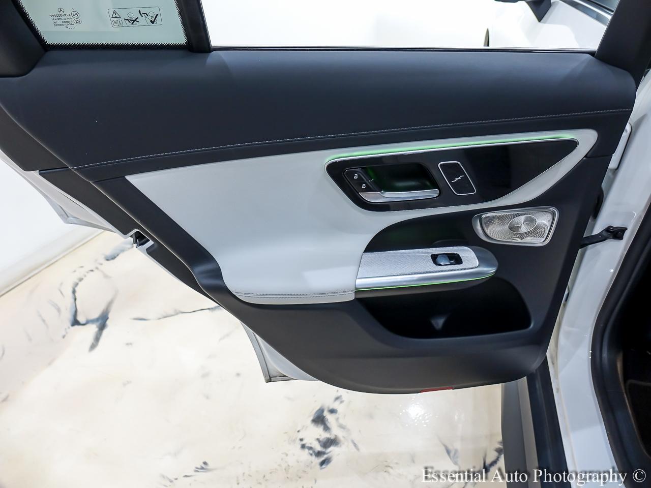 Mercedes-Benz GLC-Class GLC300 2023