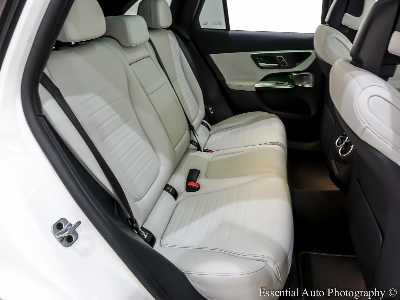 Mercedes-Benz GLC-Class GLC300 2023