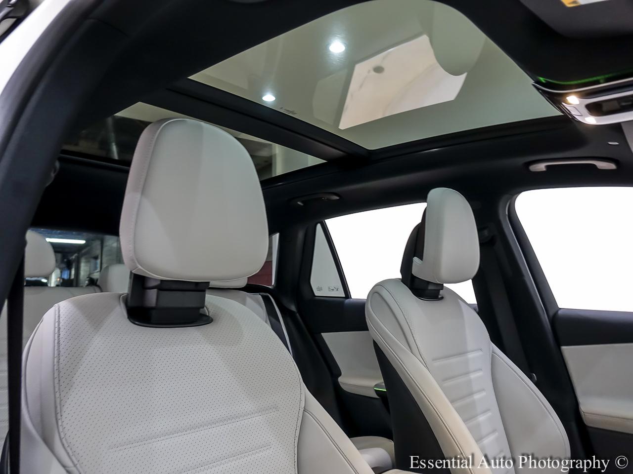 Mercedes-Benz GLC-Class GLC300 2023