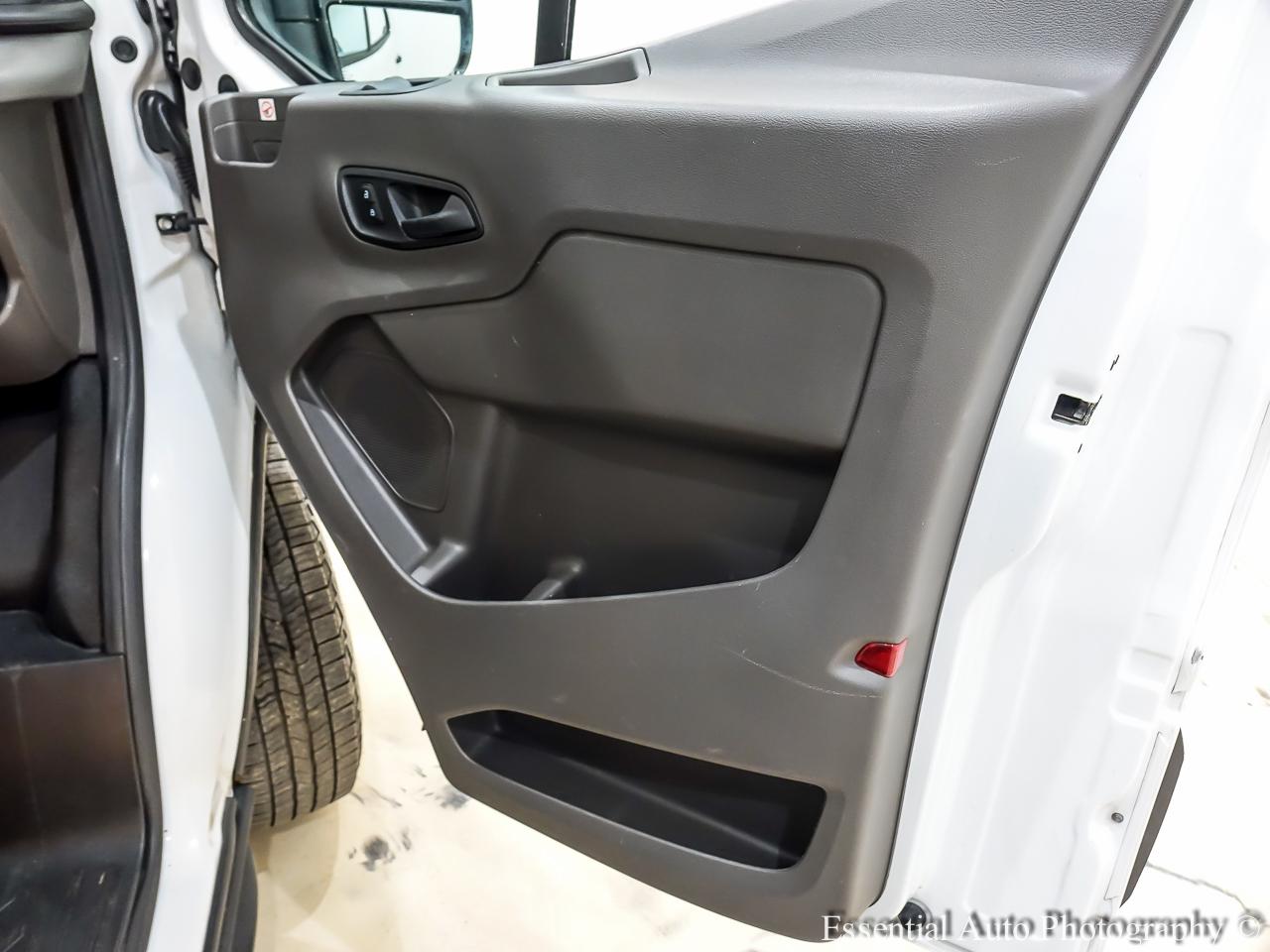 Ford Transit 250 Van Low Roof w/Sliding Pass. 130-in. WB 2020