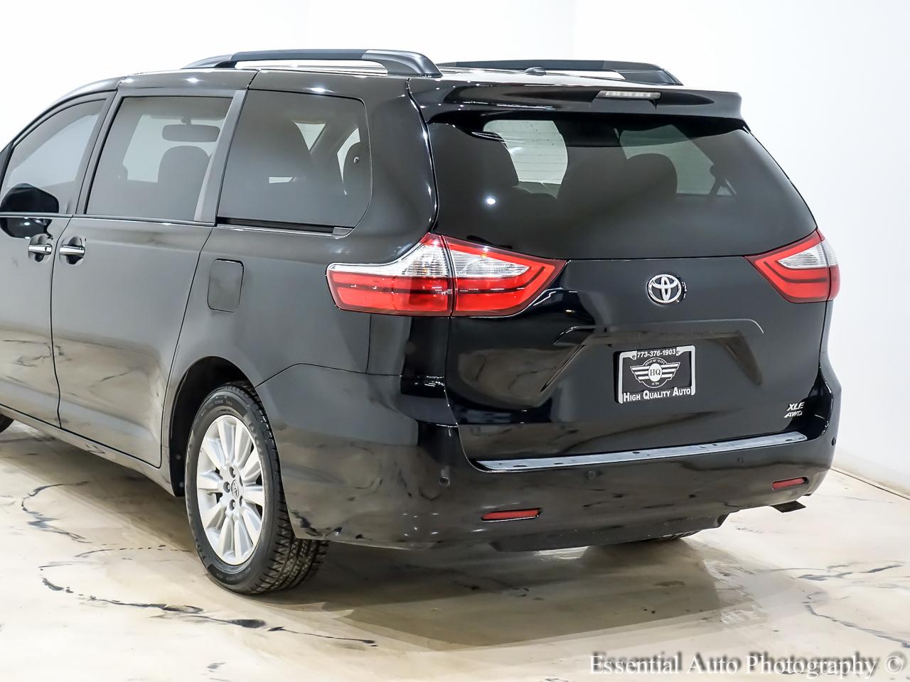 Toyota Sienna  2016