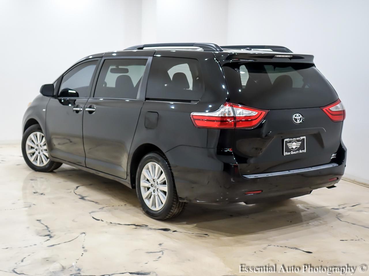 Toyota Sienna  2016
