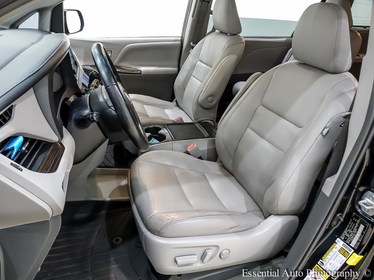 Toyota Sienna  2016