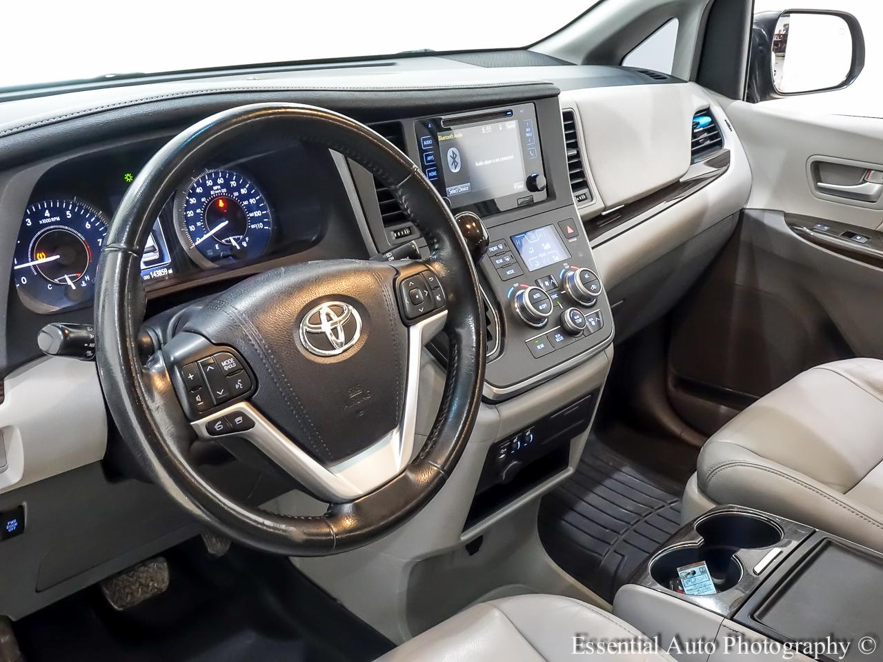 Toyota Sienna  2016
