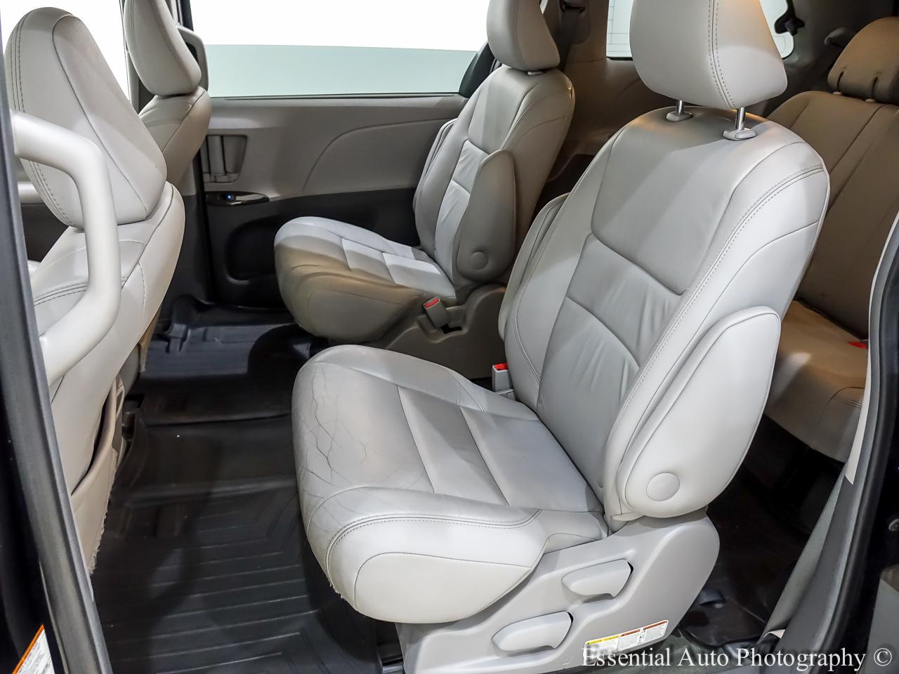 Toyota Sienna  2016