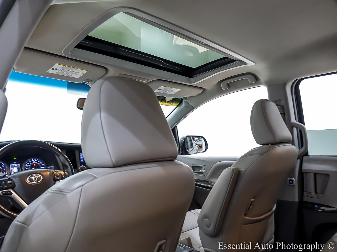 Toyota Sienna  2016