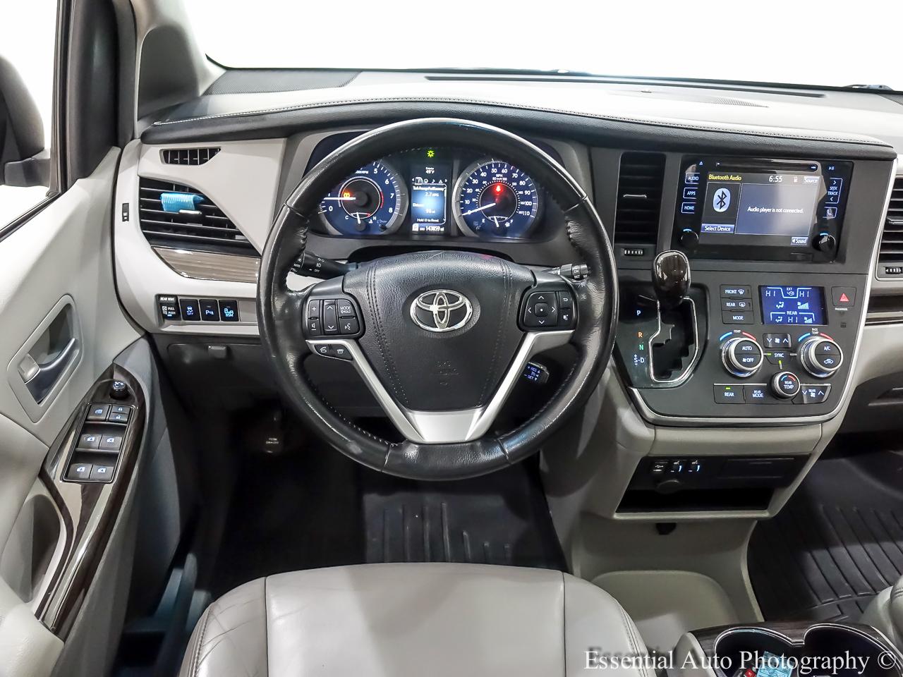 Toyota Sienna  2016