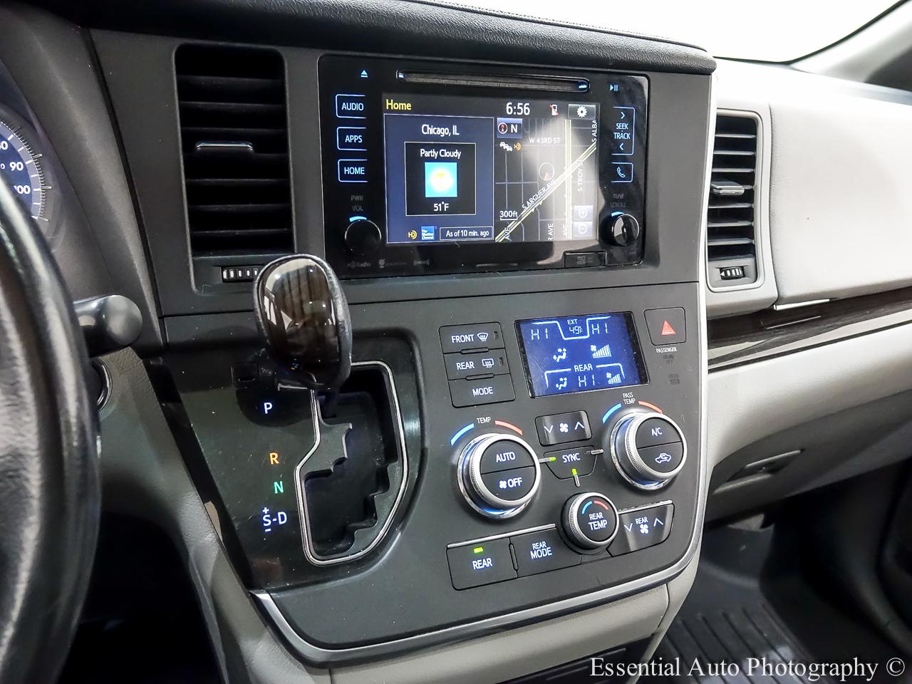 Toyota Sienna  2016