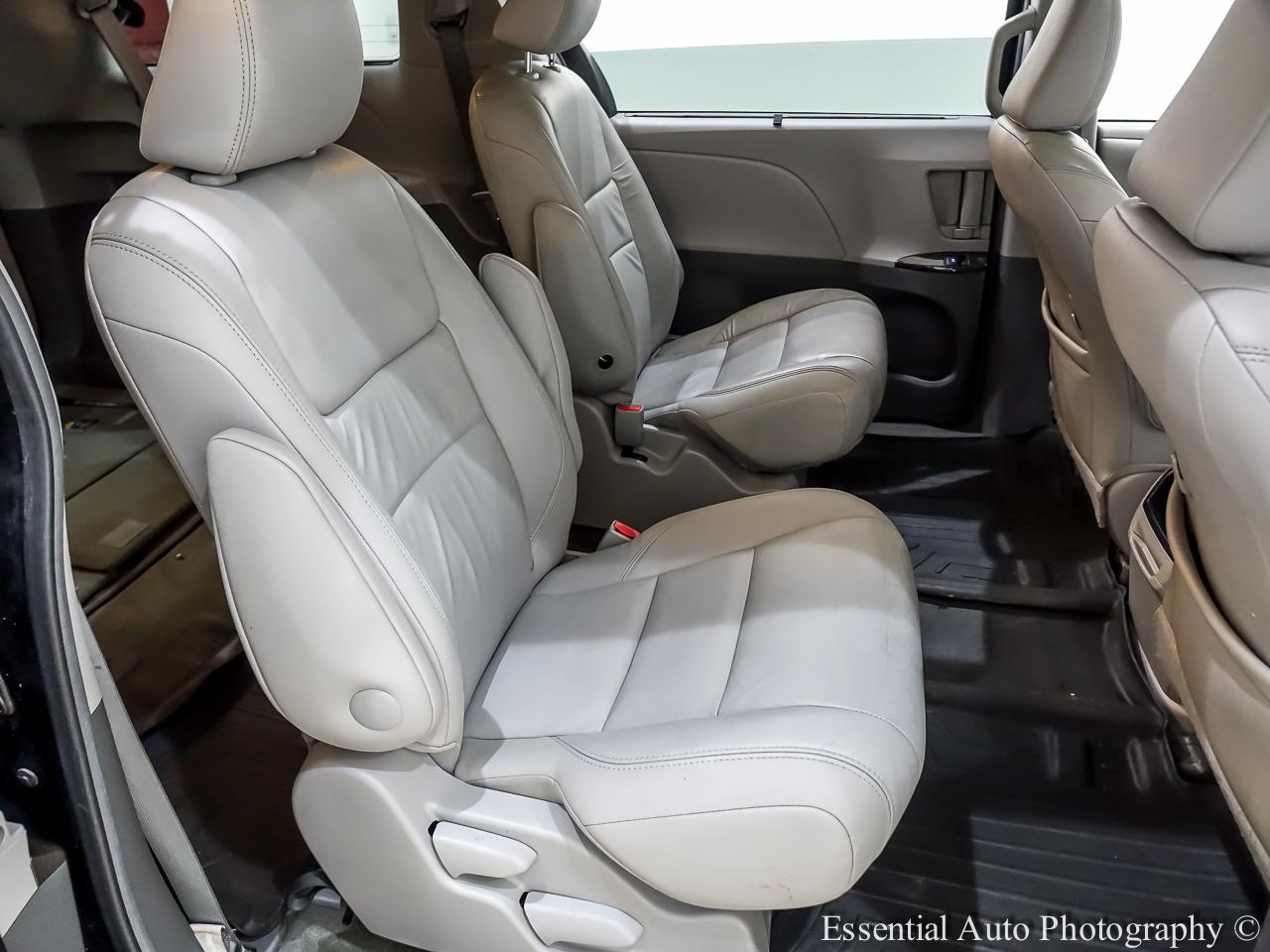 Toyota Sienna  2016