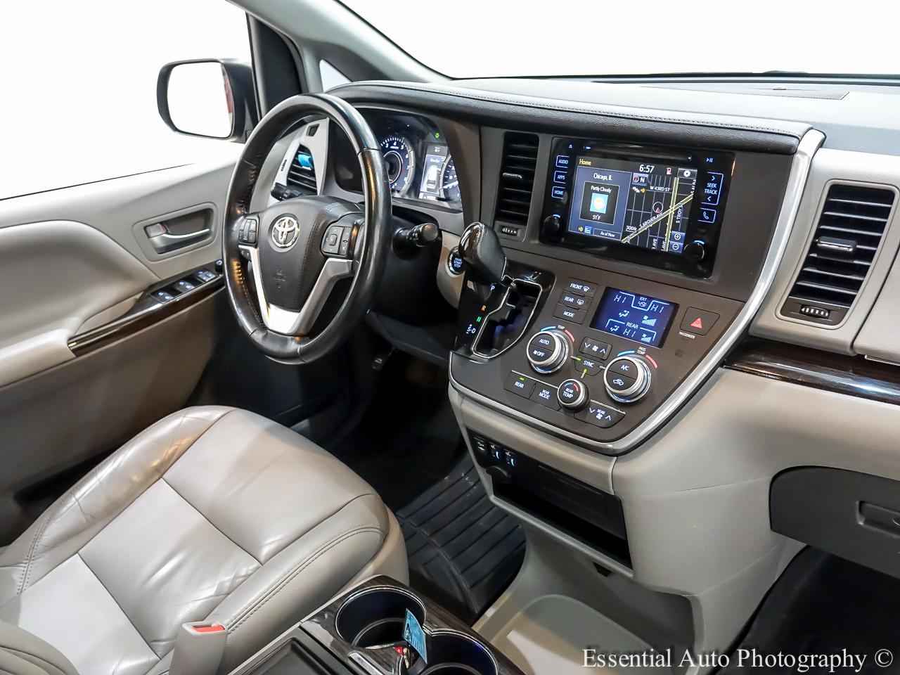 Toyota Sienna  2016