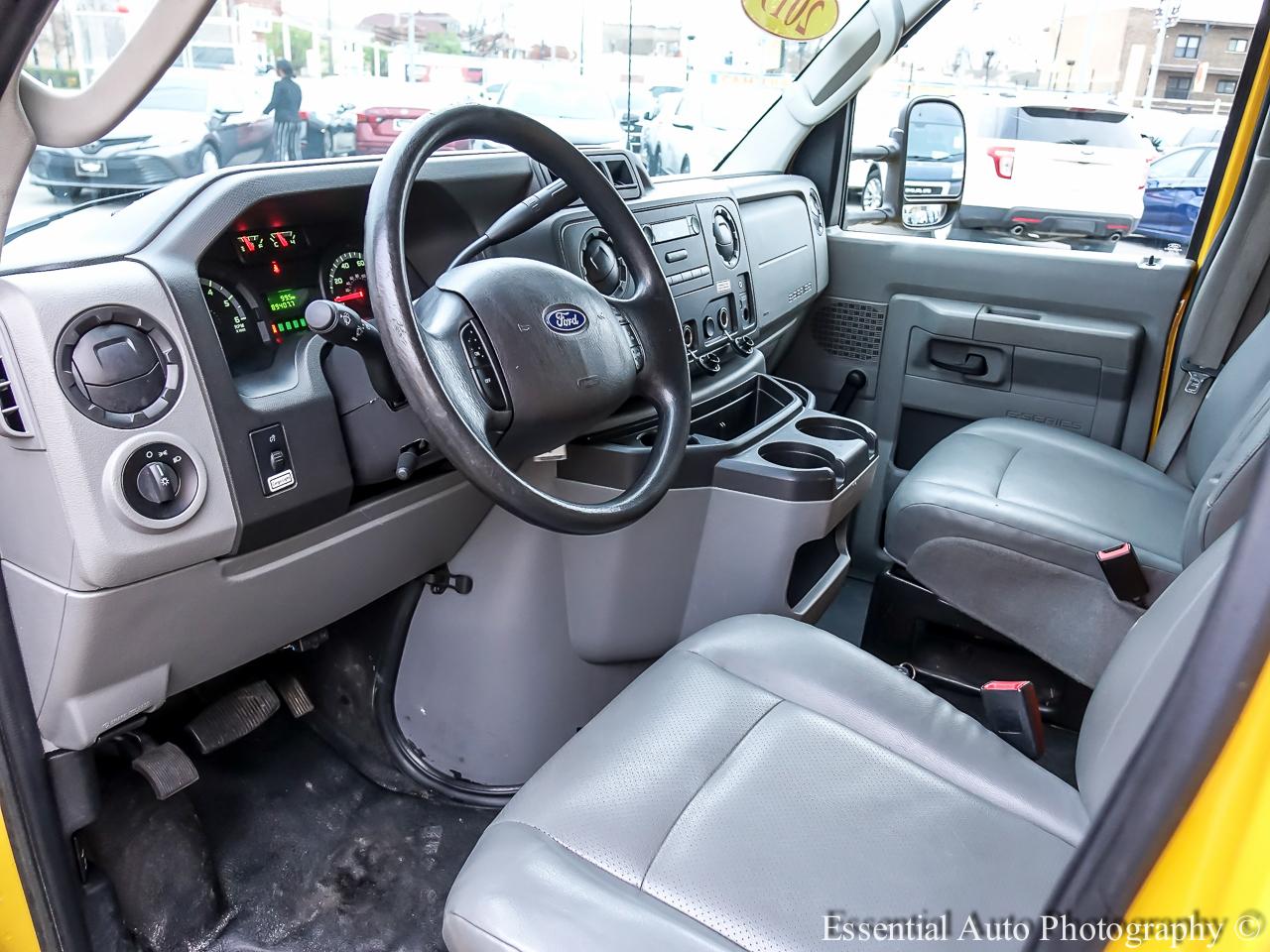 Ford Econoline E-350 Super Duty 2019