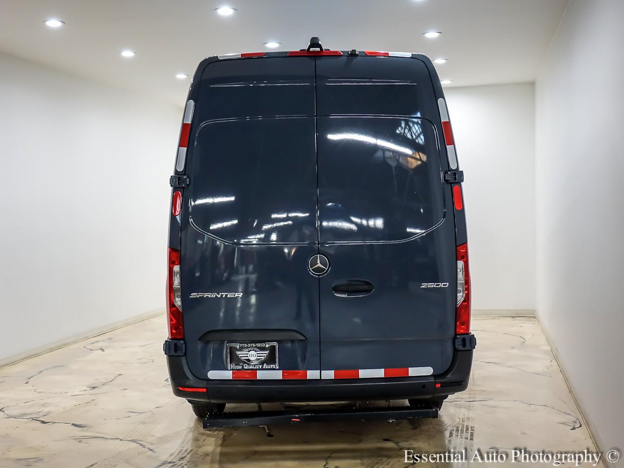 Mercedes-Benz Sprinter 3500 Wagon High Roof 170-in. WB 2019