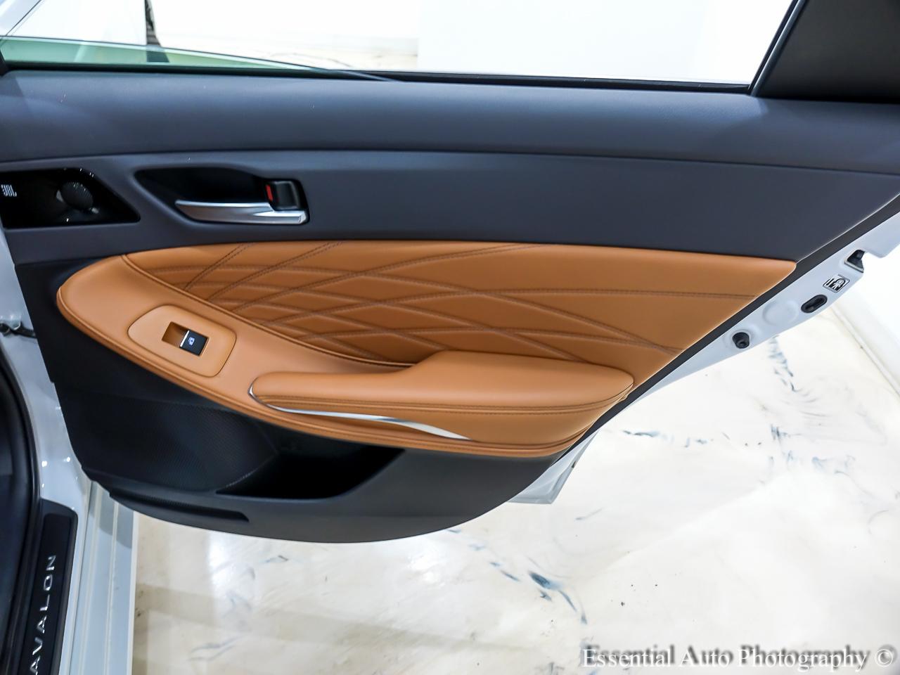 Toyota Avalon Limited 2019