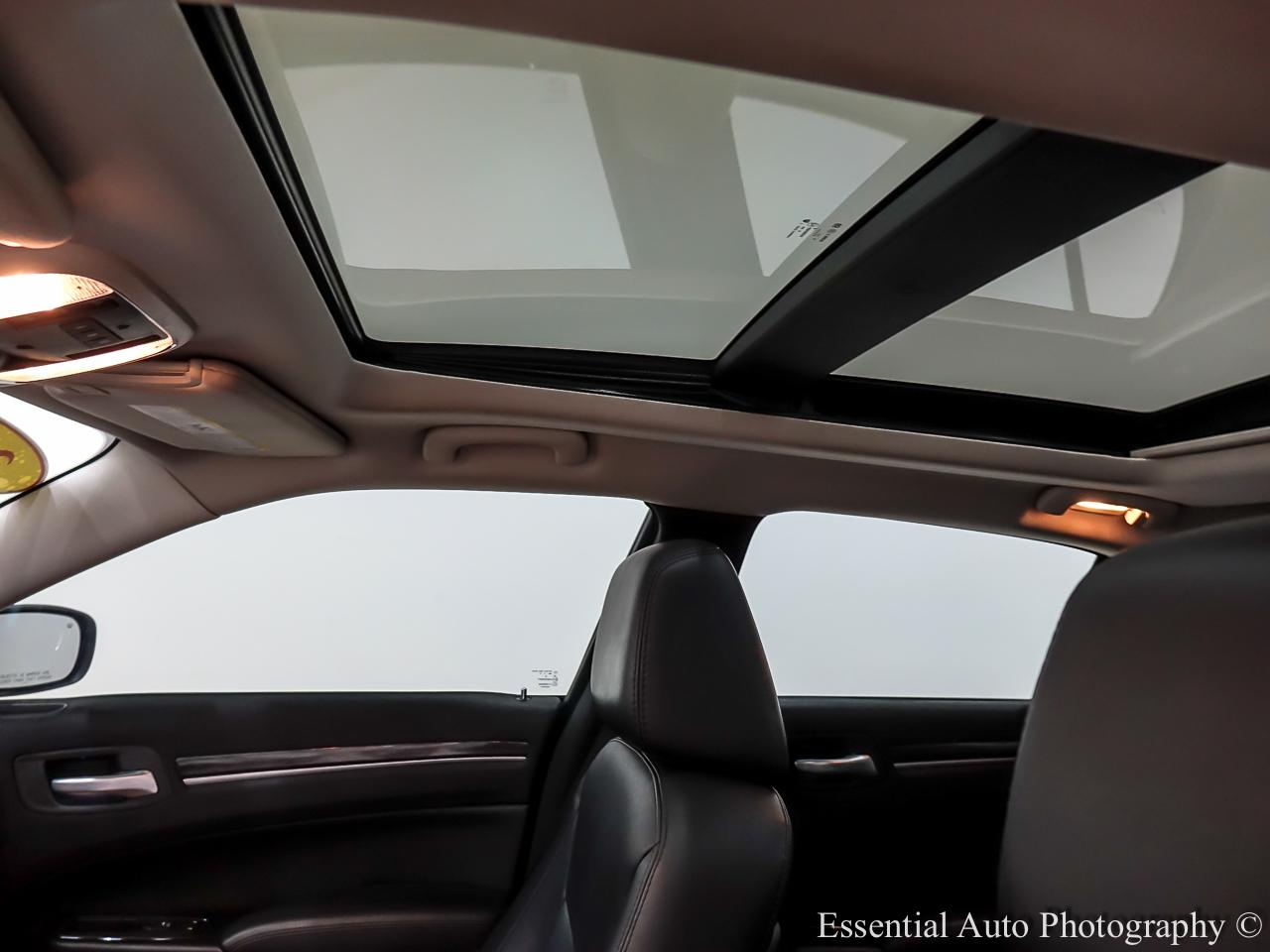 Chrysler 300 Limited AWD 2016