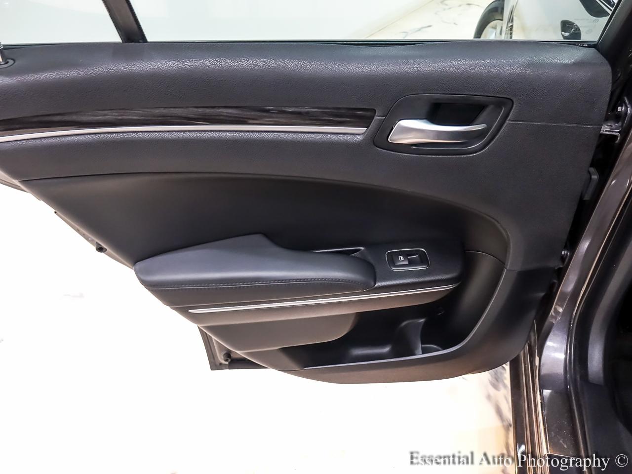 Chrysler 300 Limited AWD 2016