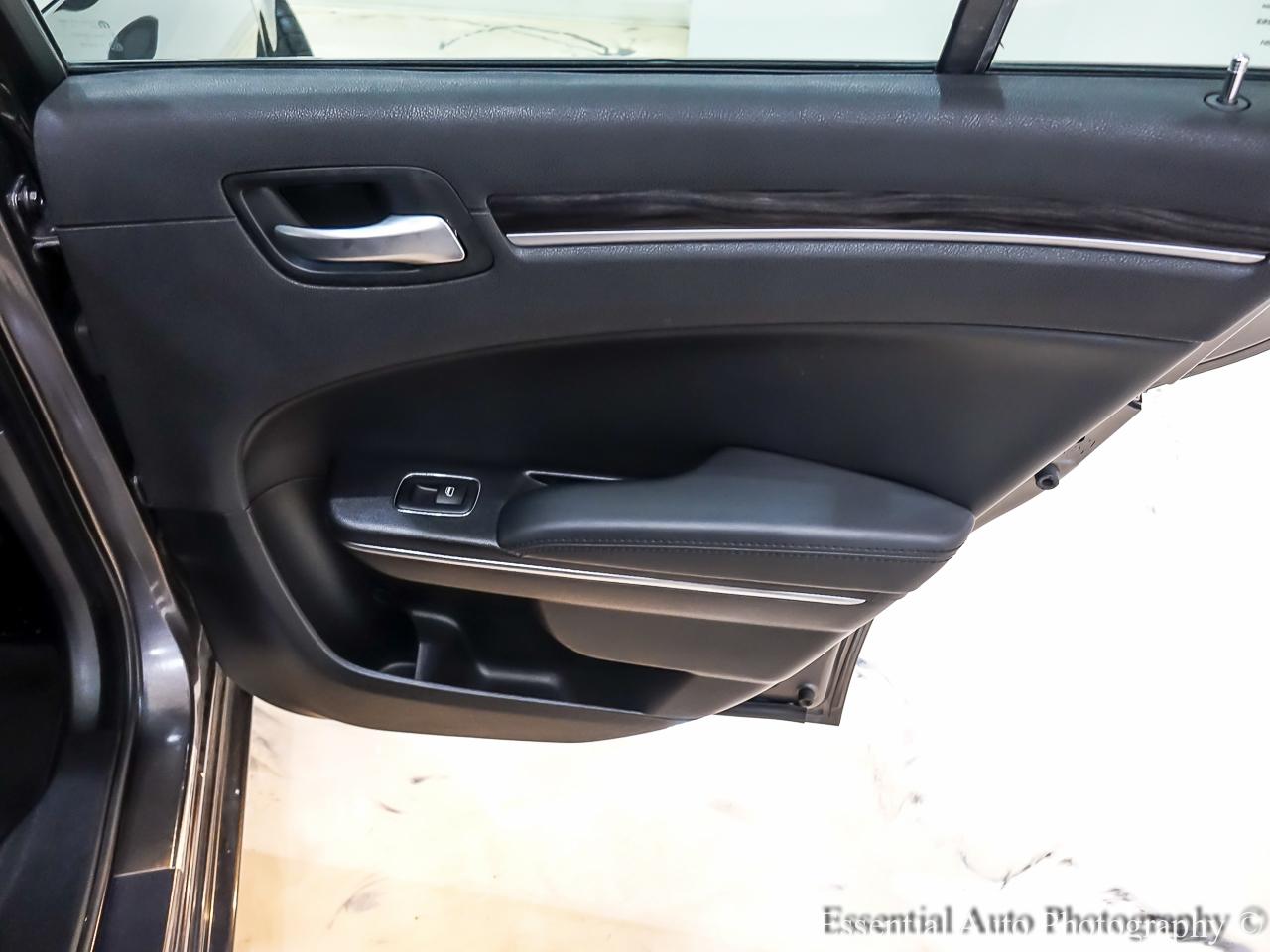 Chrysler 300 Limited AWD 2016