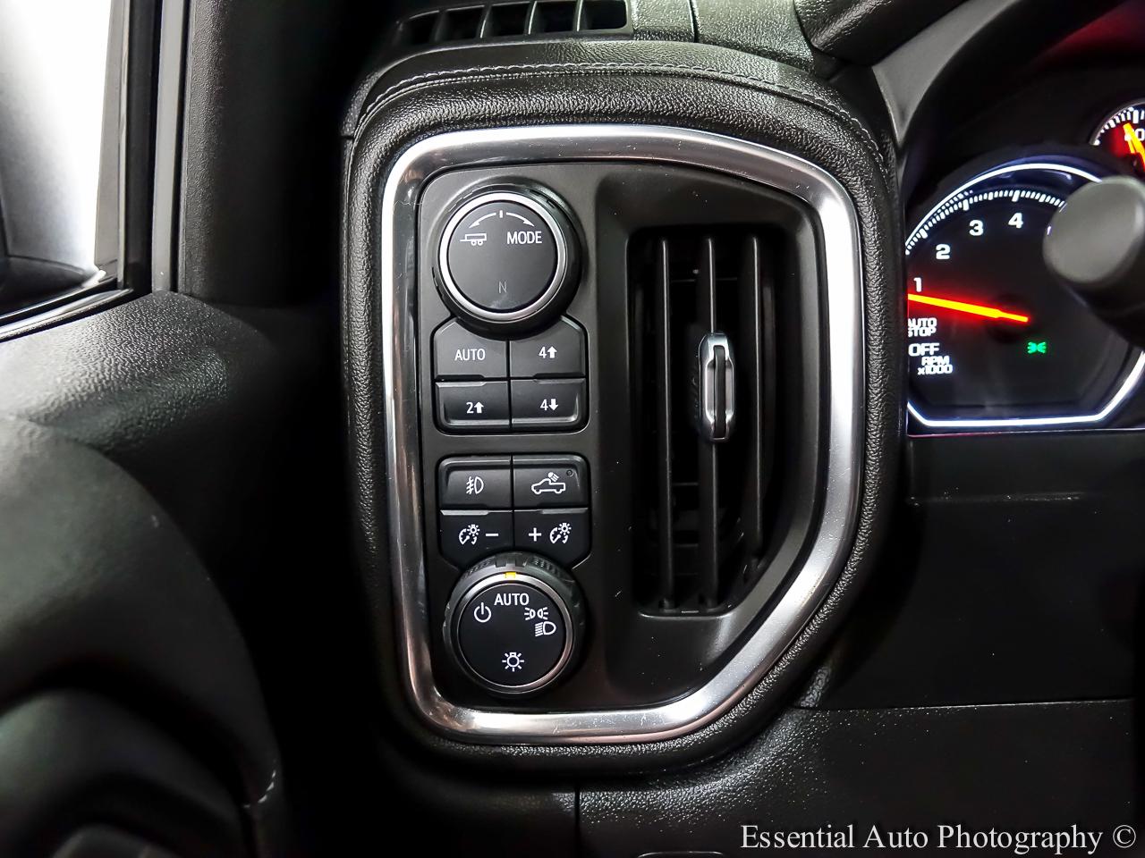 Chevrolet Silverado 1500 LT Trail Boss Crew Cab Long Box 4WD 2021