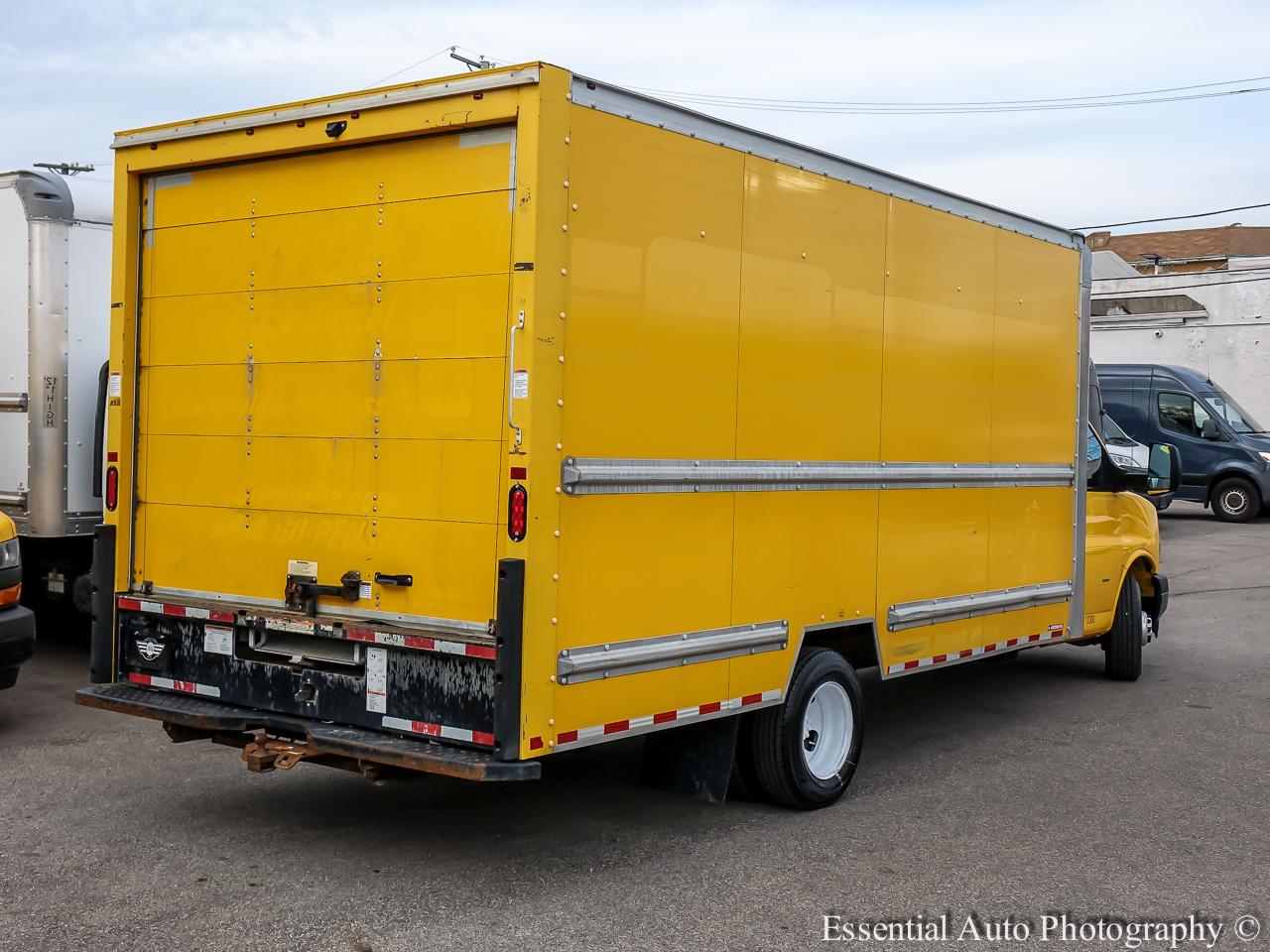 GMC Savana G3500 177 in. 2019