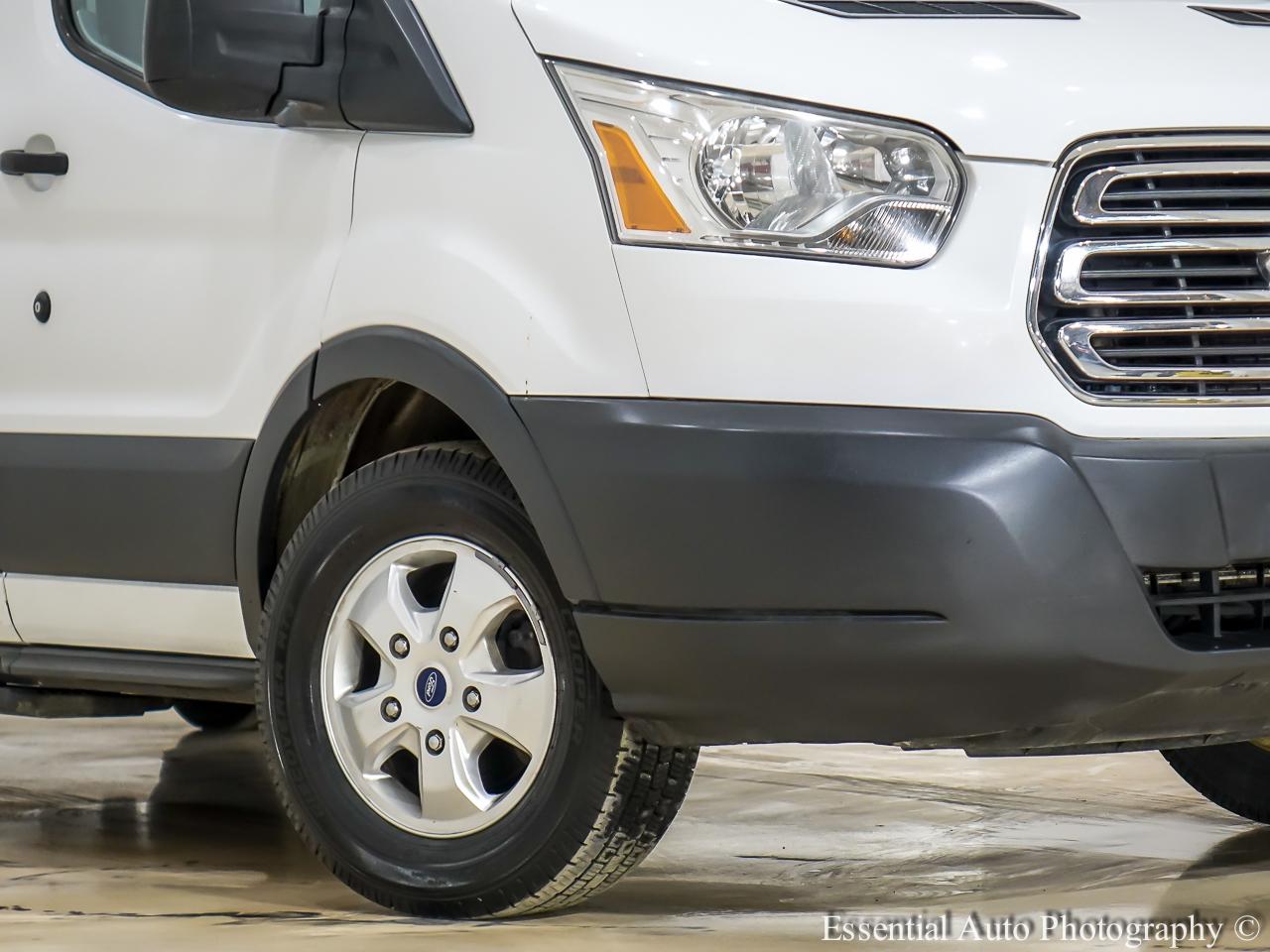 Ford Transit 350 Wagon Med. Roof XL w/Sliding Pass. 148-in. WB 2017