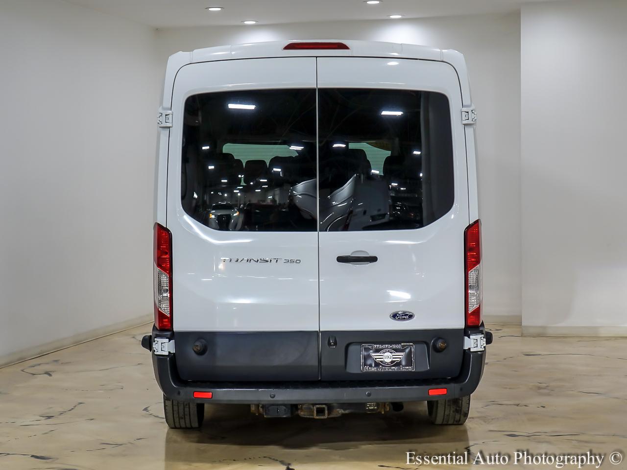 Ford Transit 350 Wagon Med. Roof XL w/Sliding Pass. 148-in. WB 2017