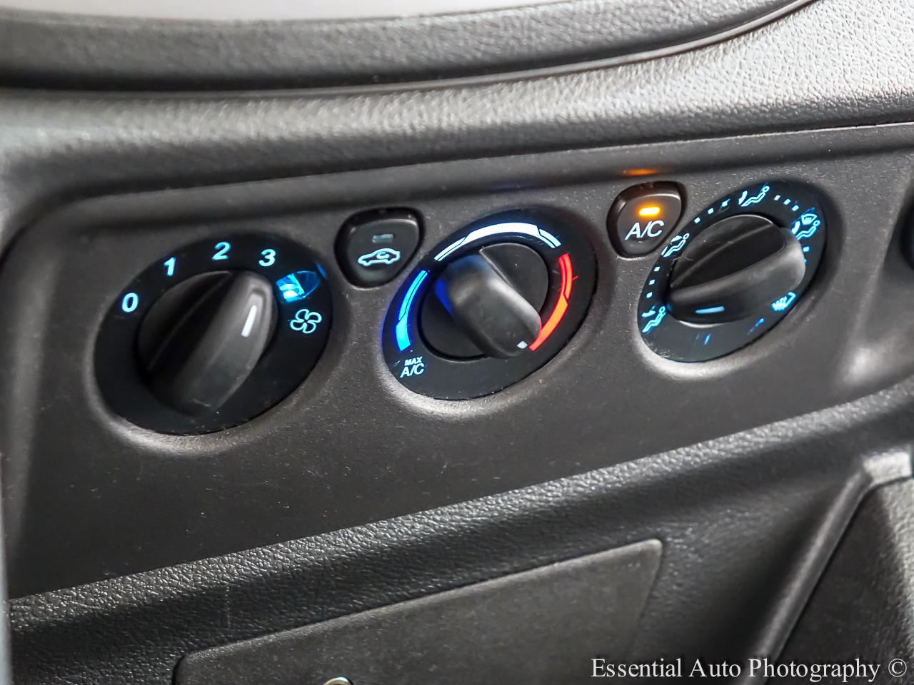 Ford Transit 350 Wagon Med. Roof XL w/Sliding Pass. 148-in. WB 2017