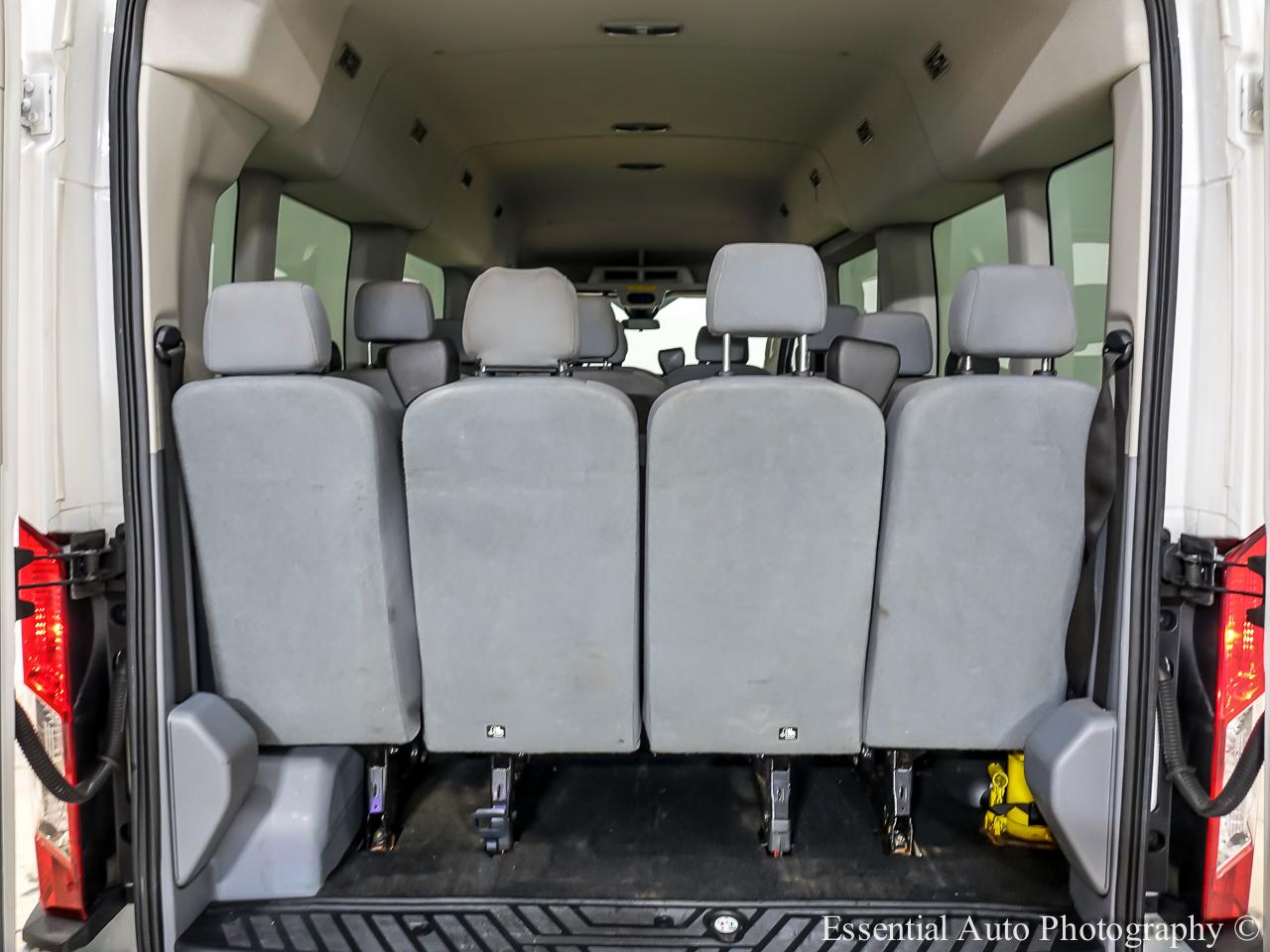 Ford Transit 350 Wagon Med. Roof XL w/Sliding Pass. 148-in. WB 2017