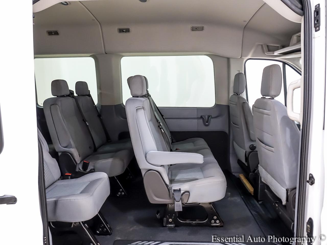 Ford Transit 350 Wagon Med. Roof XL w/Sliding Pass. 148-in. WB 2017