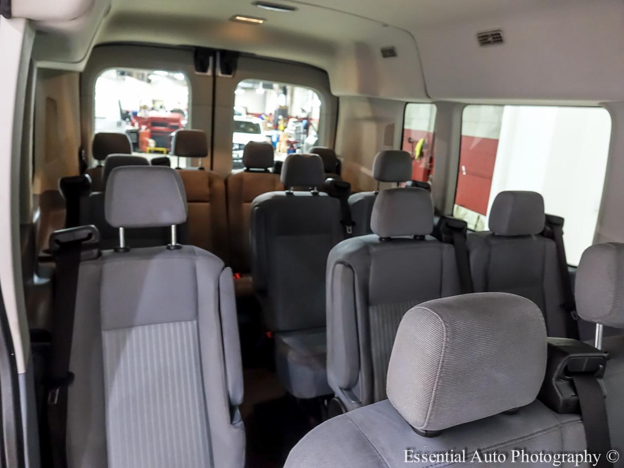 Ford Transit 350 Wagon Med. Roof XL w/Sliding Pass. 148-in. WB 2017