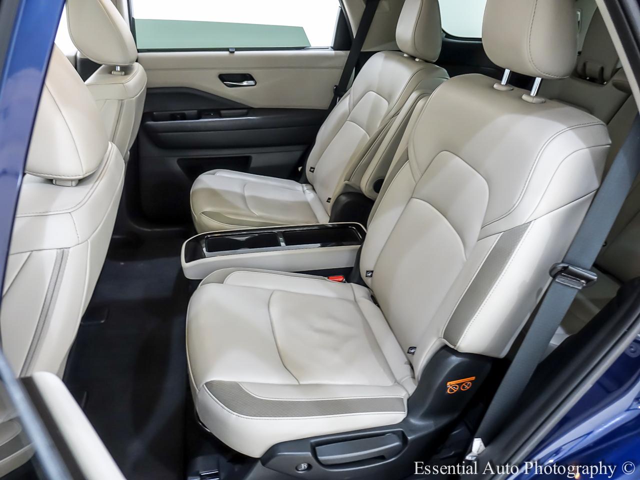 Nissan Pathfinder SL 4WD 2023