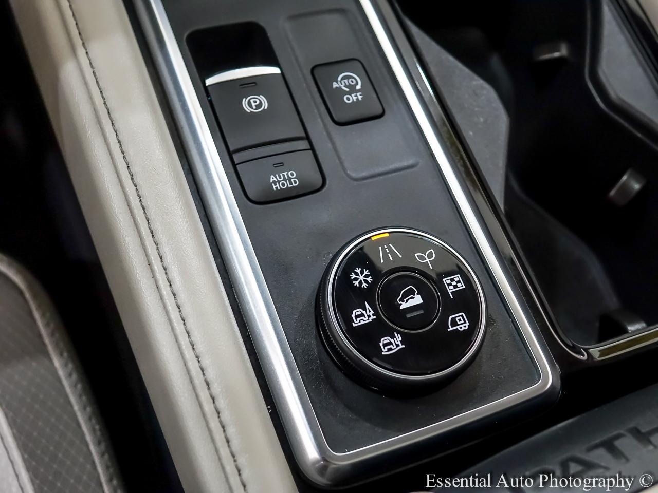 Nissan Pathfinder SL 4WD 2023