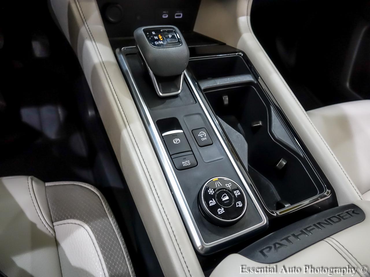 Nissan Pathfinder SL 4WD 2023