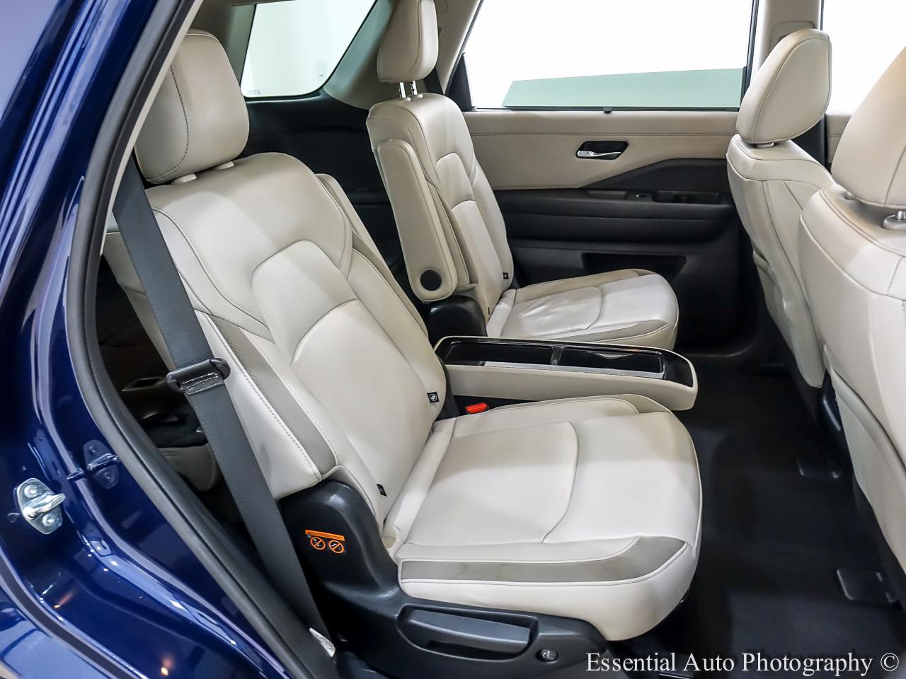 Nissan Pathfinder SL 4WD 2023