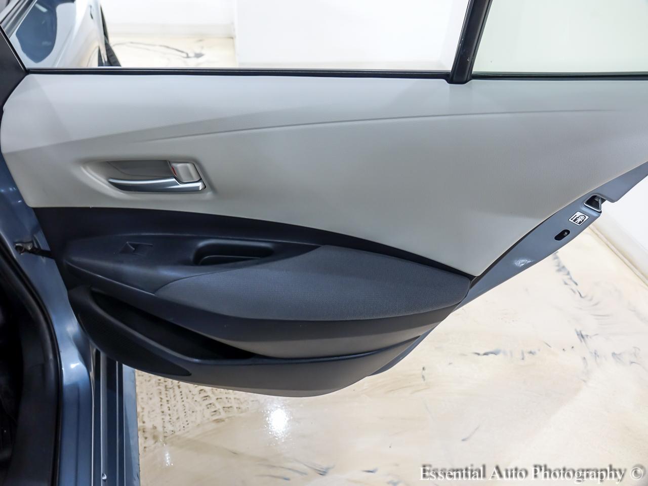 Toyota Corolla LE Hybrid 2020