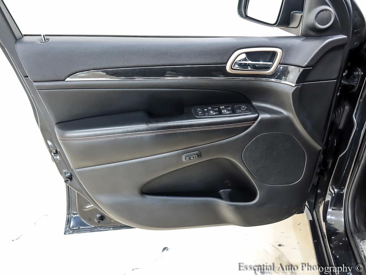 Jeep Grand Cherokee  2016