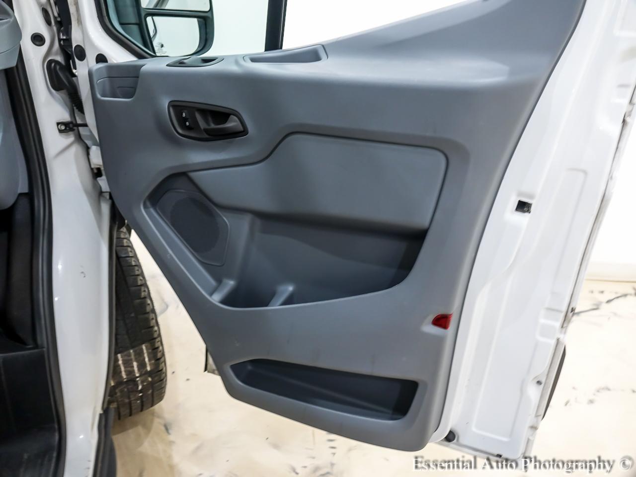 Ford Transit 350 Van Low Roof w/Sliding Pass. 148-in. WB 2018