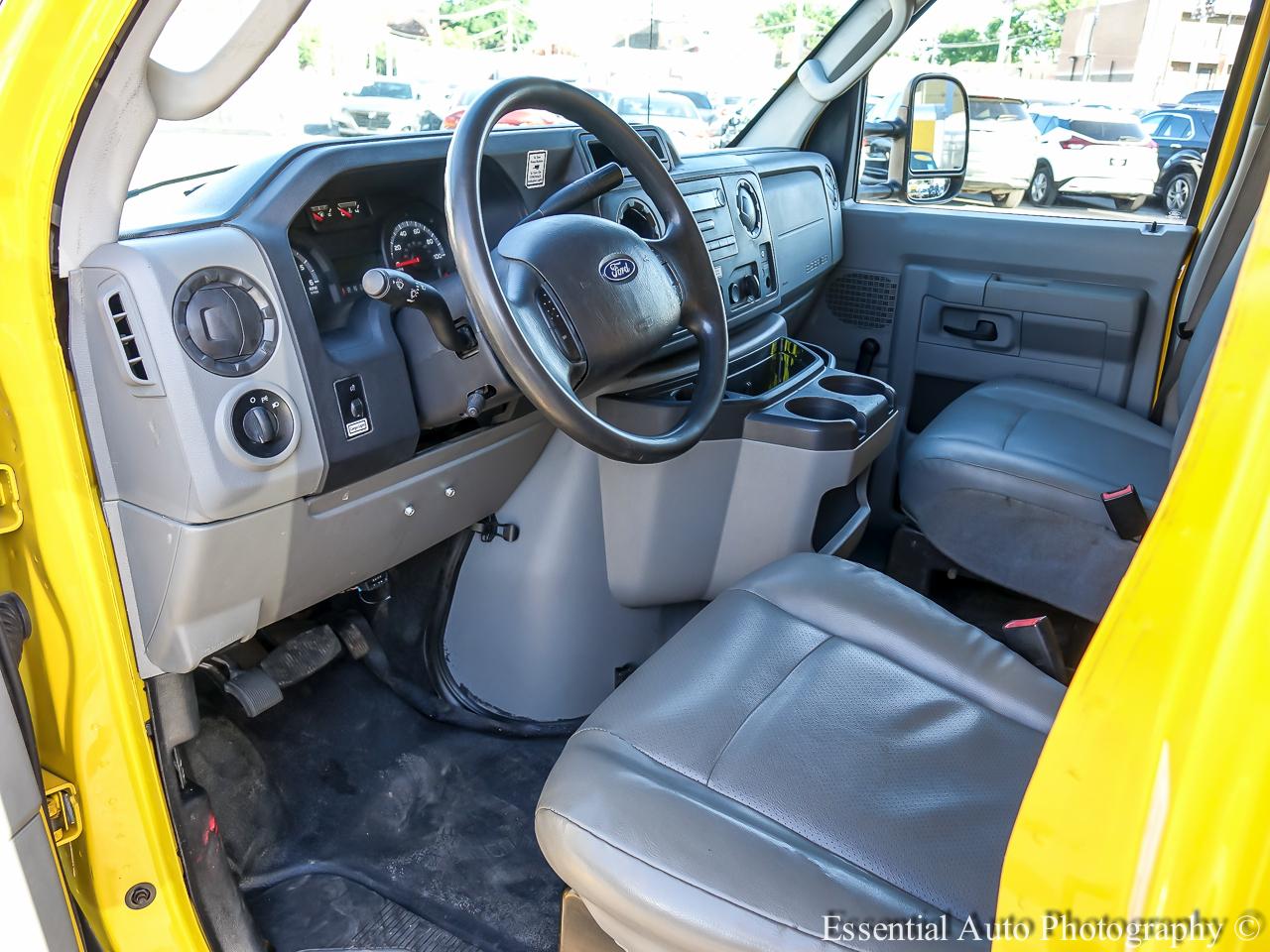 Ford Econoline E-350 Super Duty 2019