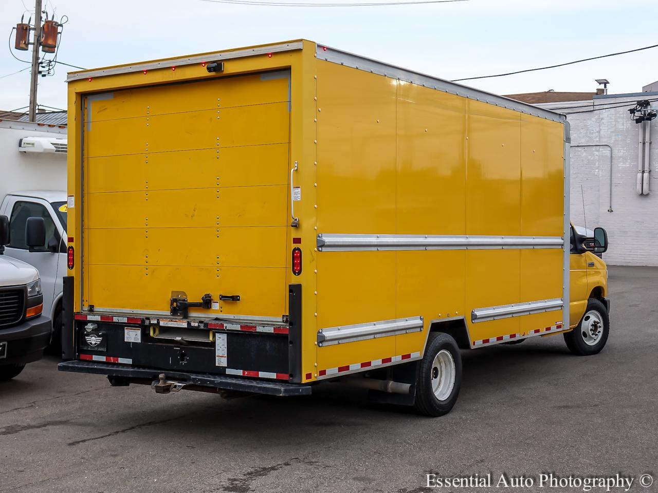 Ford Econoline E-350 Super Duty 2021