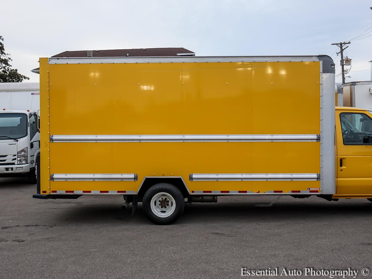 Ford Econoline E-350 Super Duty 2021