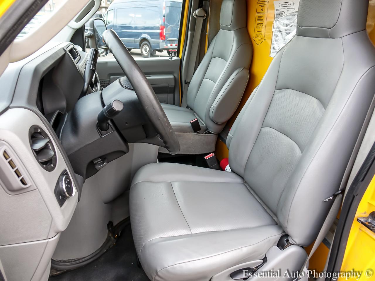 Ford Econoline E-350 Super Duty 2021