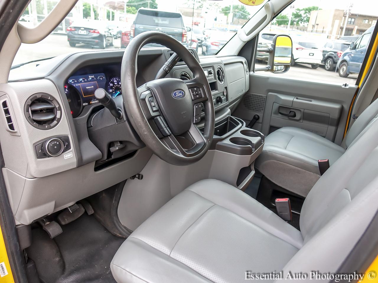 Ford Econoline E-350 Super Duty 2021